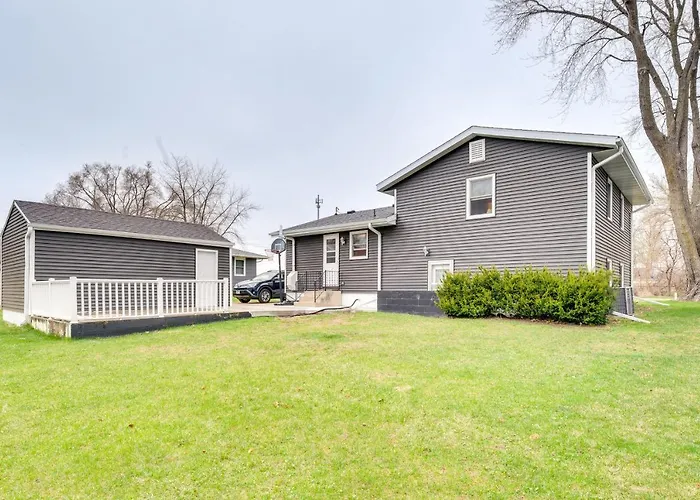 Clear Lake Vacation Home Rental - Pet Friendly!