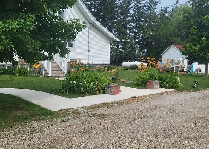 Peaceful Getaway On A Farm Near Waterloo, Iowa