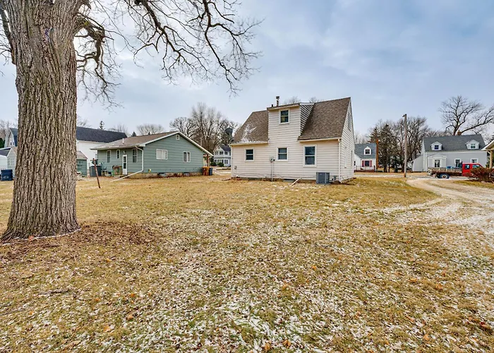Hike, Fish & Boat: Lake Mills Home W/ Yard