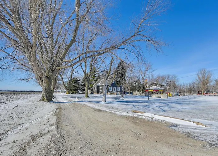 Charming Eagle Grove Farmhouse W/ Loft!